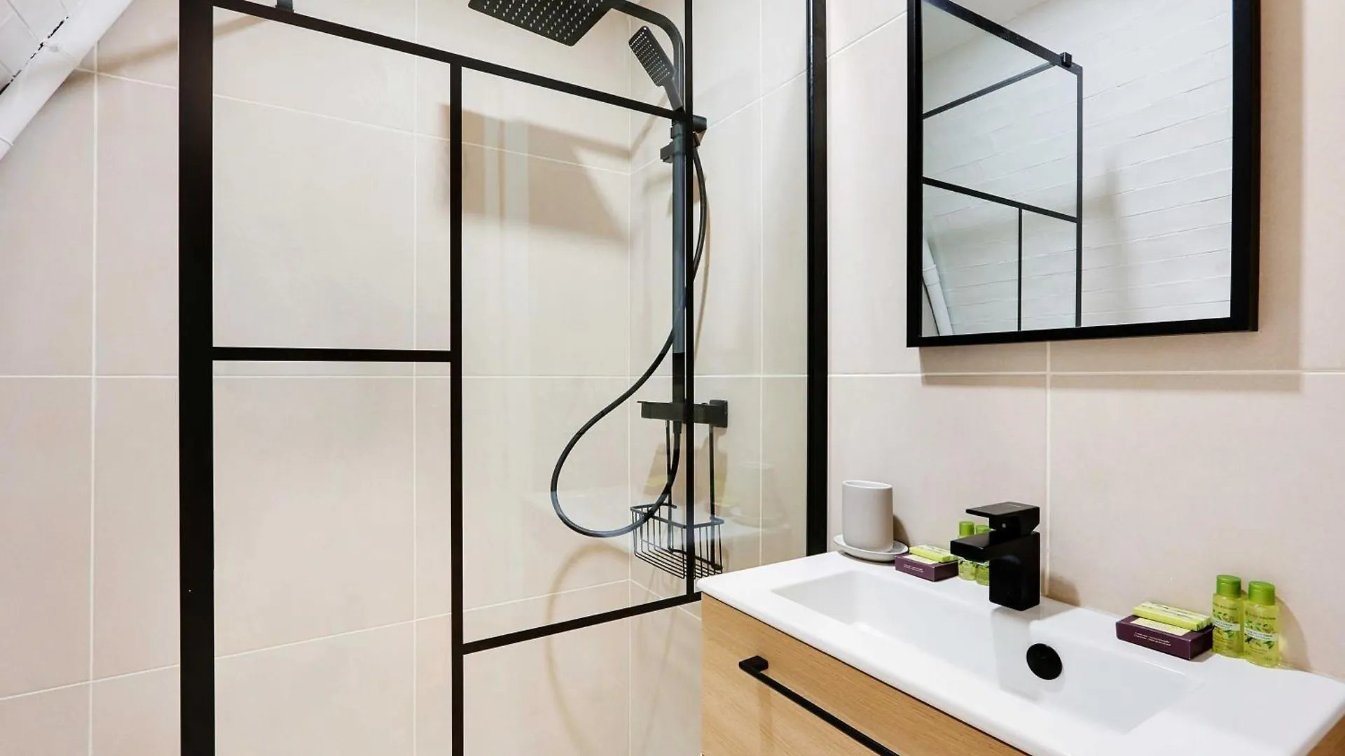 Cosy Apartment - 1Br-6P - Batignolles Paris